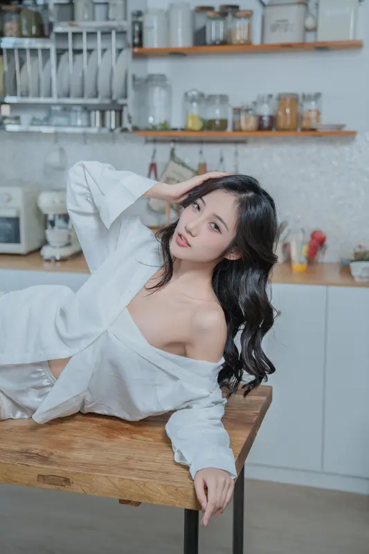 [YITUYU艺图语]2025.02.02 温柔凝视 o1ne万 - 艺图语